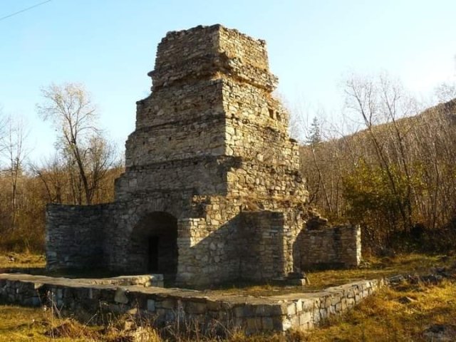 Молитвена кула или погребална кула-Украйна