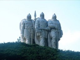 Monumentut_Ivailo_grKotel
