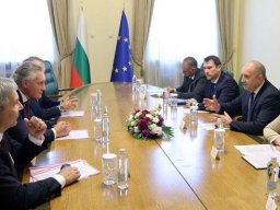 Борба с олигархията - Радев-Копринков-Домусчиев в МС 3-06-2026