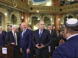 Хаяши и Боташ при Дявола за пренабиване на фабричните номера