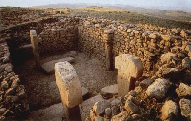db_GobekliTepe_Lowenpfeilergebaude10